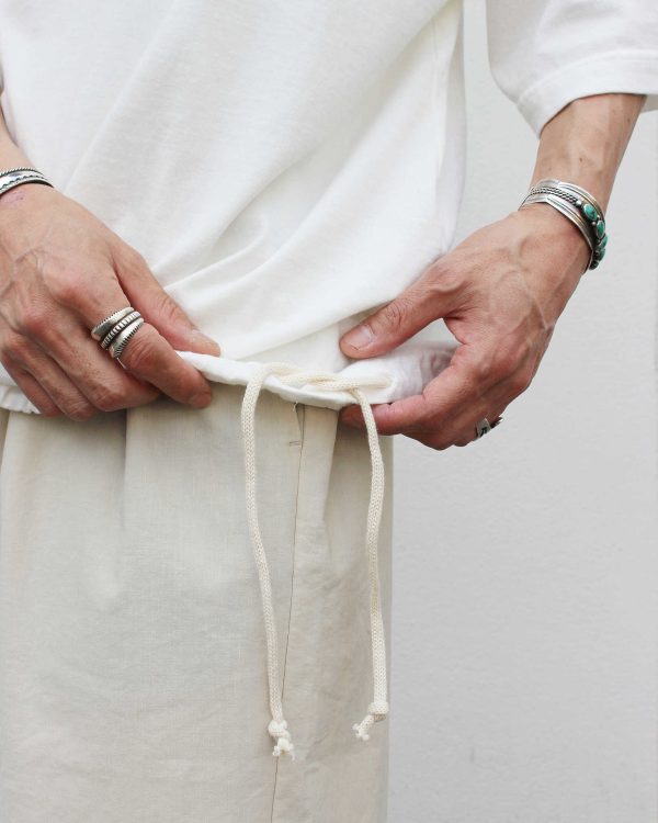 一枚でも重ねても映える、リラックスカットソー