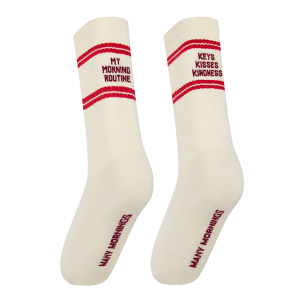 “朝の気分”で選ぶ。左右非対称が楽しいMANY MORNINGSのスポーツソックスが入荷。