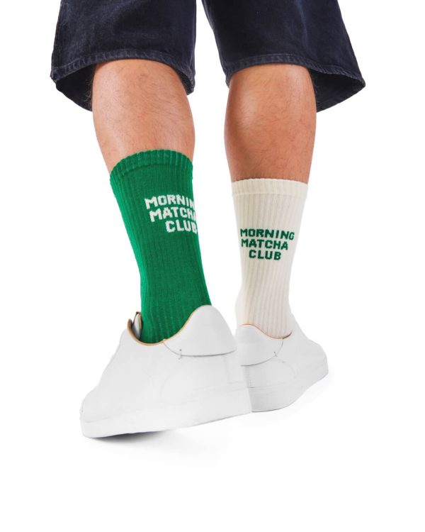 “朝の気分”で選ぶ。左右非対称が楽しいMANY MORNINGSのスポーツソックスが入荷。