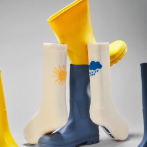 “朝の気分”で選ぶ。左右非対称が楽しいMANY MORNINGSのスポーツソックスが入荷。