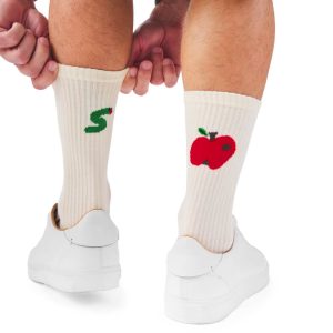 “朝の気分”で選ぶ。左右非対称が楽しいMANY MORNINGSのスポーツソックスが入荷。