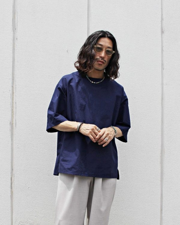 Tシャツ以上、シャツ未満。夏を快適に過ごす布帛Tシャツ