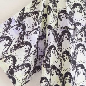 5年ぶりの復活。夏のテンションを一気に上げる“O.K.”の総柄シャツ。