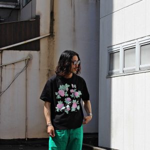手描きのローズデザインTEE