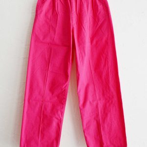 夏のスタイリングに効く一本。N.O.UN “PIN TUCK PANTS” がビタミンカラーで登場。