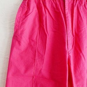 夏のスタイリングに効く一本。N.O.UN “PIN TUCK PANTS” がビタミンカラーで登場。