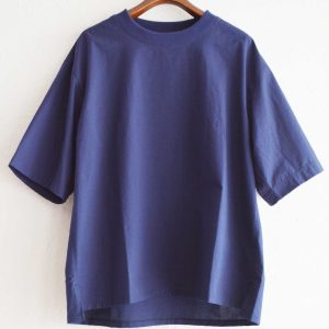 Tシャツ以上、シャツ未満。夏を快適に過ごす布帛Tシャツ