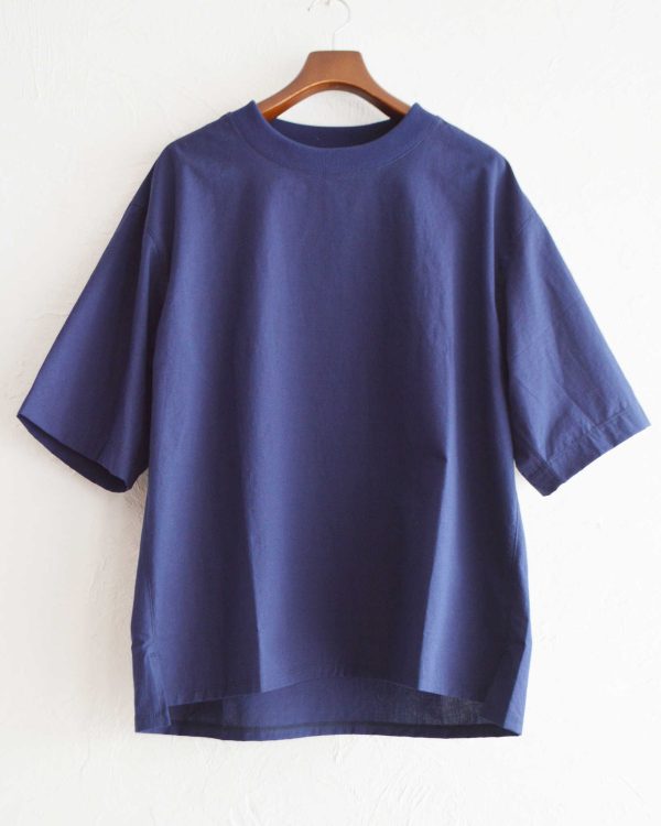 Tシャツ以上、シャツ未満。夏を快適に過ごす布帛Tシャツ