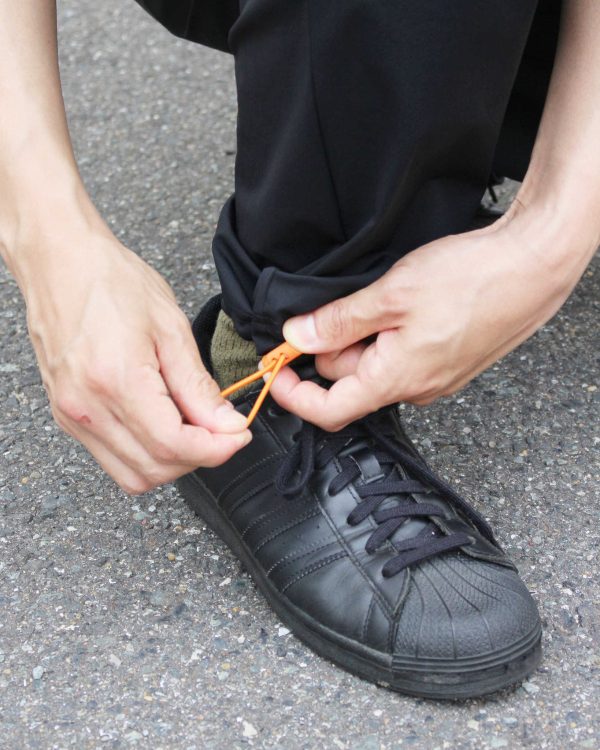 涼しいだけじゃない。街でもアウトドアでも使える機能素材セットアップ。