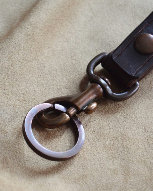 使うほどに自分のものになる。j.o.bが作る革小物。