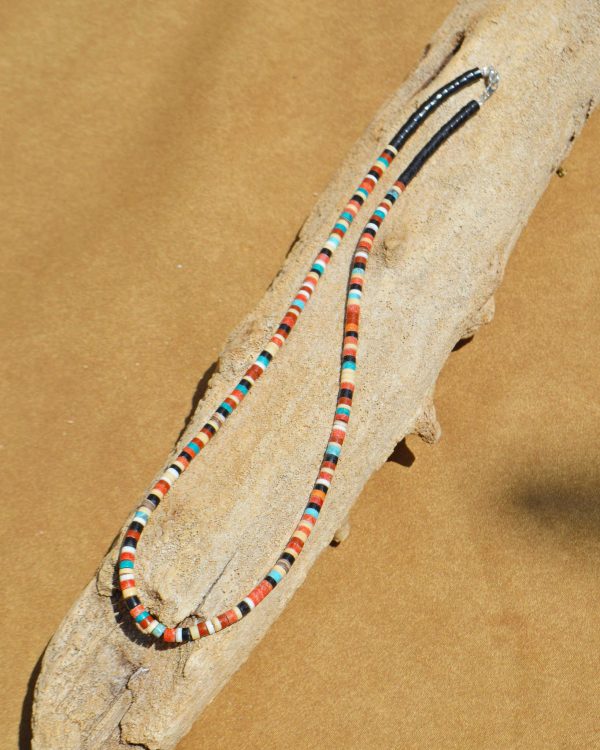 首元から夏を楽しむ。天然素材が生み出すINDIAN JEWELRYの魅力。