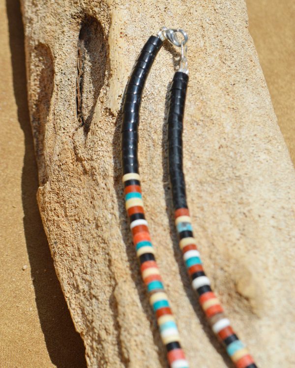 首元から夏を楽しむ。天然素材が生み出すINDIAN JEWELRYの魅力。