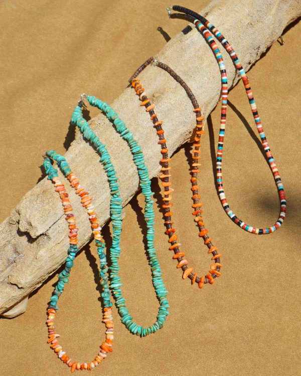 首元から夏を楽しむ。天然素材が生み出すINDIAN JEWELRYの魅力。